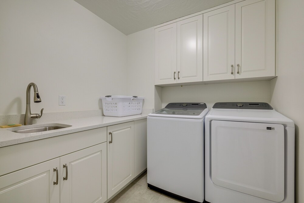 Sleek + Modern Home Rental Near Red Cliffs!