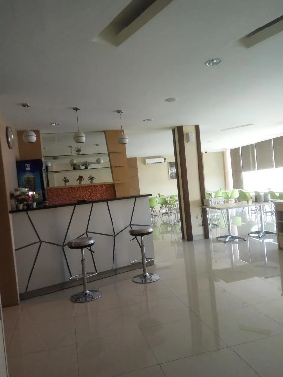 Max Hotel