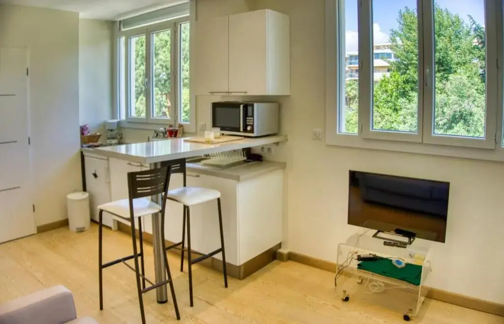 Cannes charming studio 50 meters from the beach !!