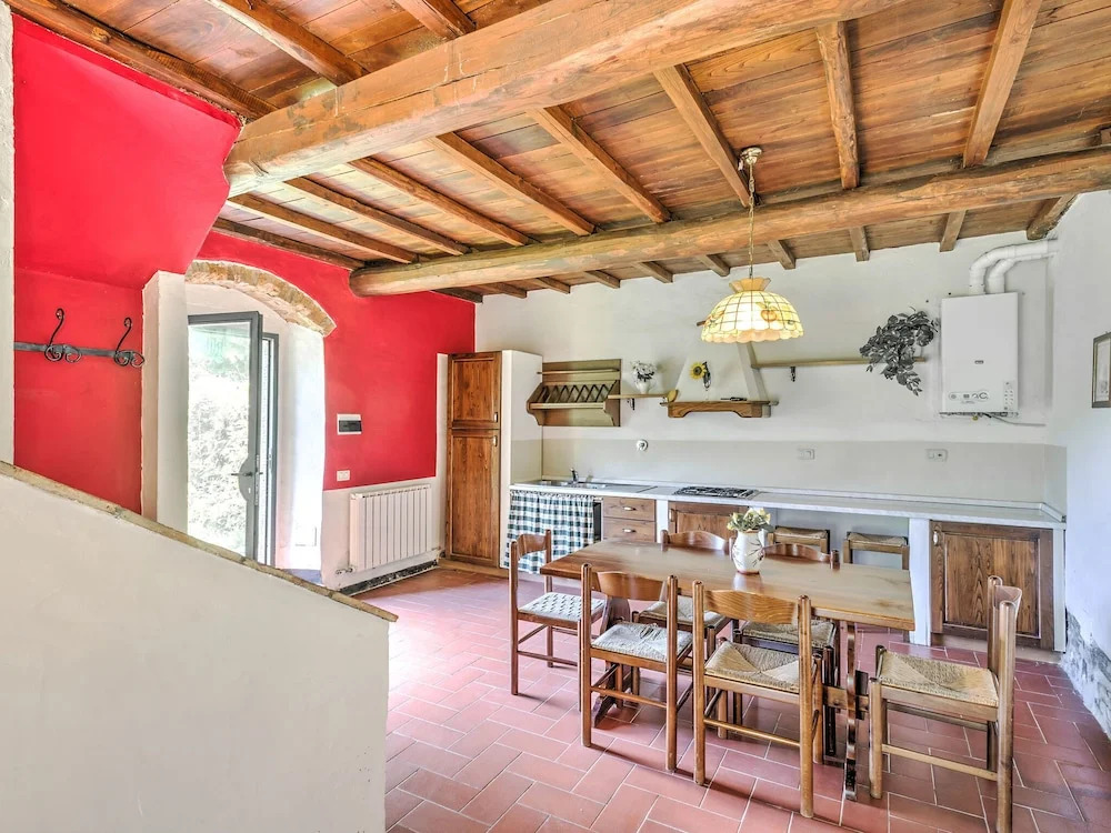 Attractive Farmhouse in Tuscany With Swimming Pool