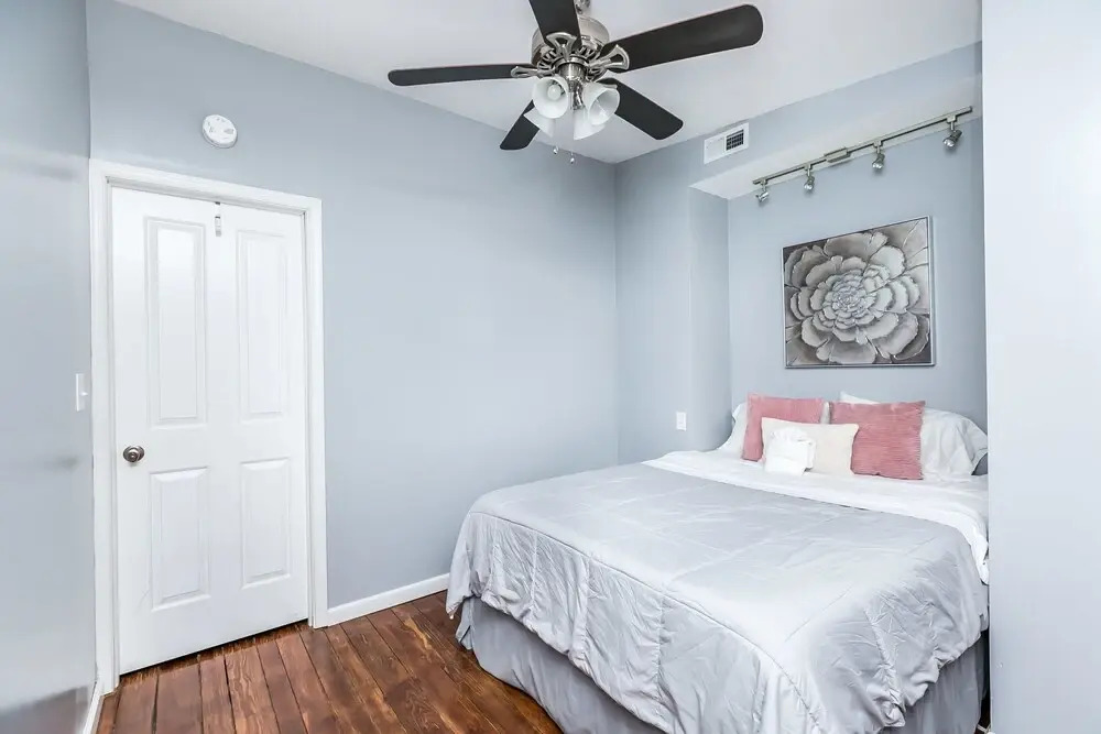 Charming Home Near Harbor&stadiums W/2carparking