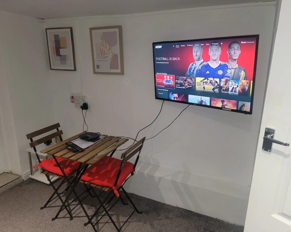 Hidden Treasure- 2 Beds Sleeps 3 Gillingham