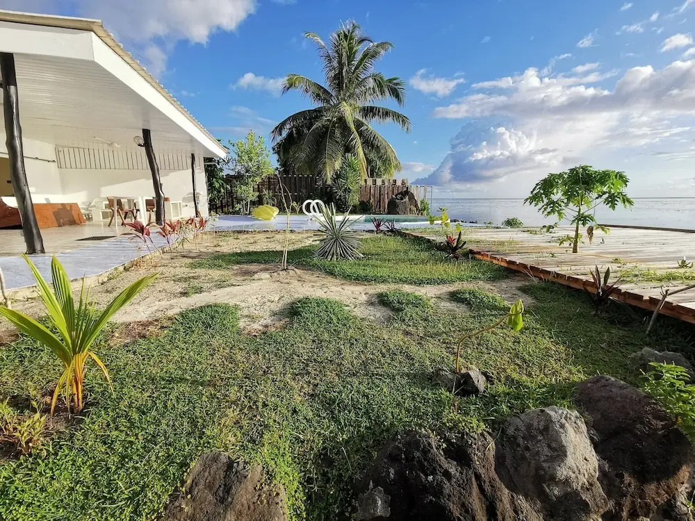 Teareva Beach Moorea