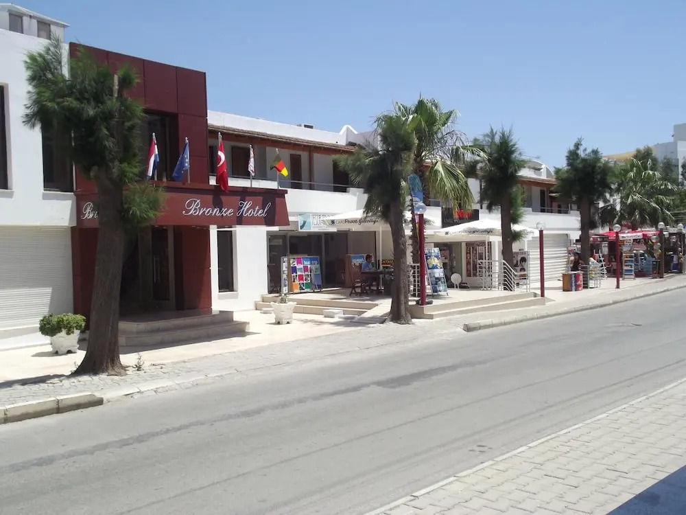 Bronze Hotel