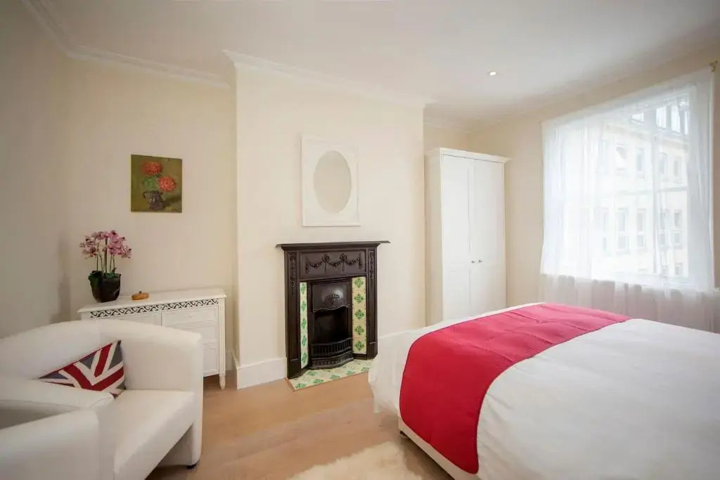 Blenheim House - Luxury City Centre Georgian Townhouse for 8