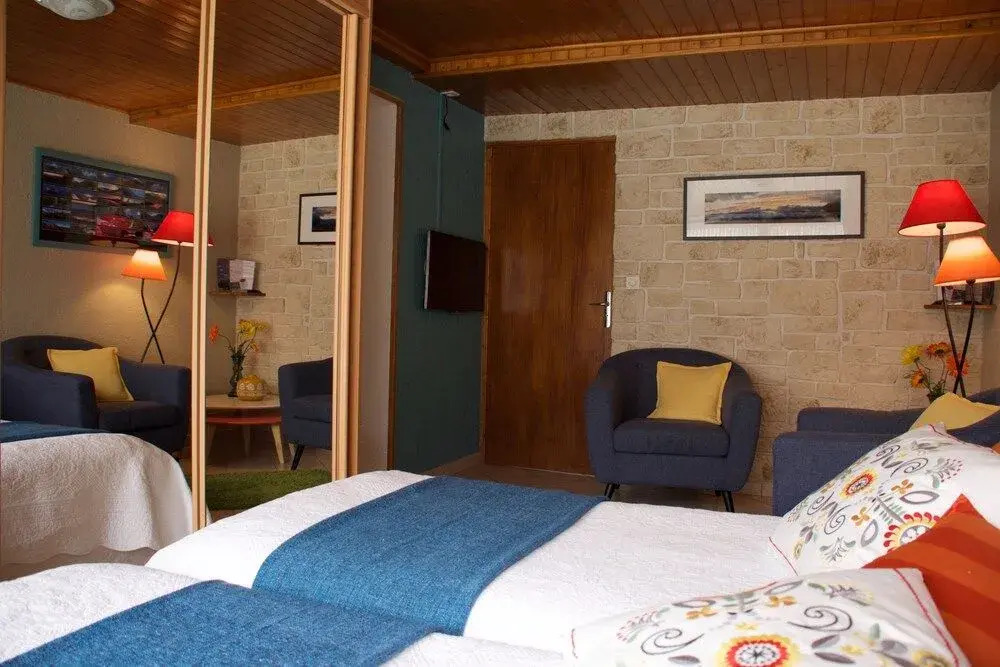 "La Coustille" Chambres et Table dHôtes