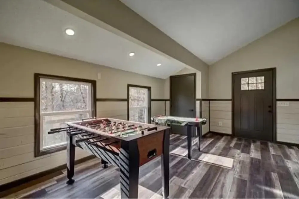 New Luxury Remodel Fire Pit Game Room Hot Tub