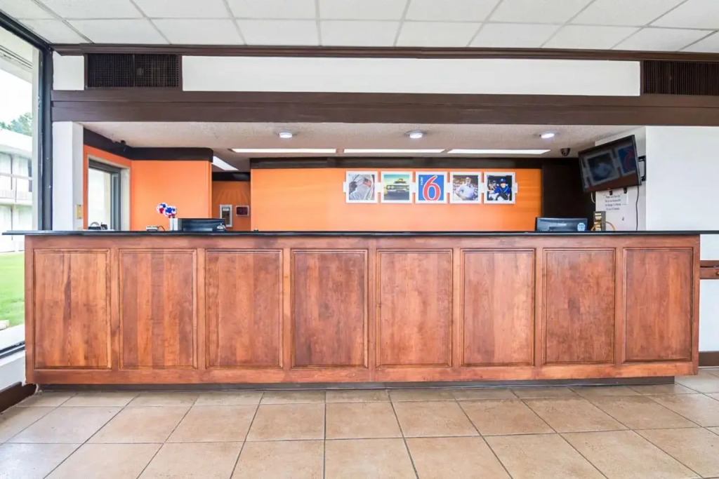 Motel 6 Conyers