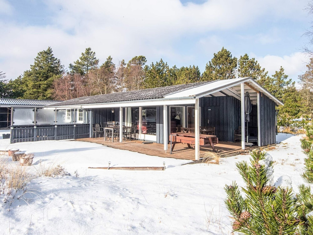 Sun-kissed Holiday Home in BlÃ¥vand near Sea