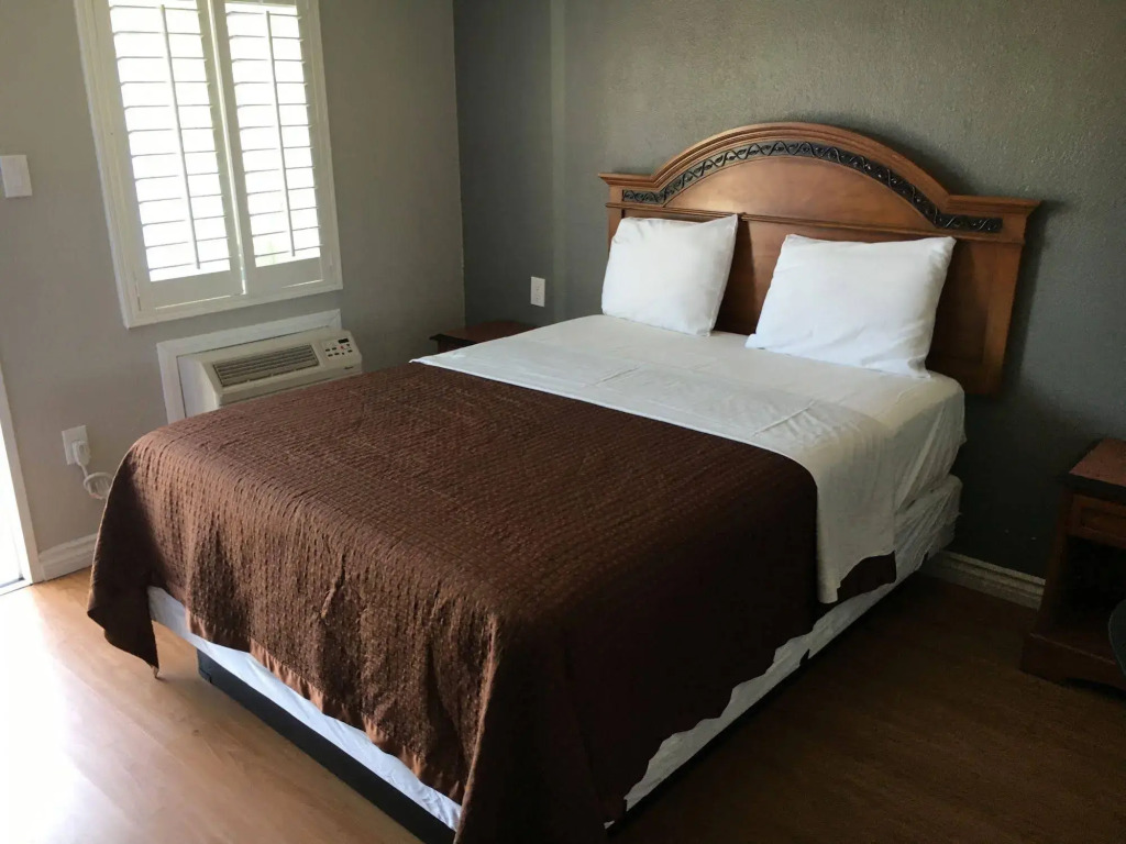 Town House Motel