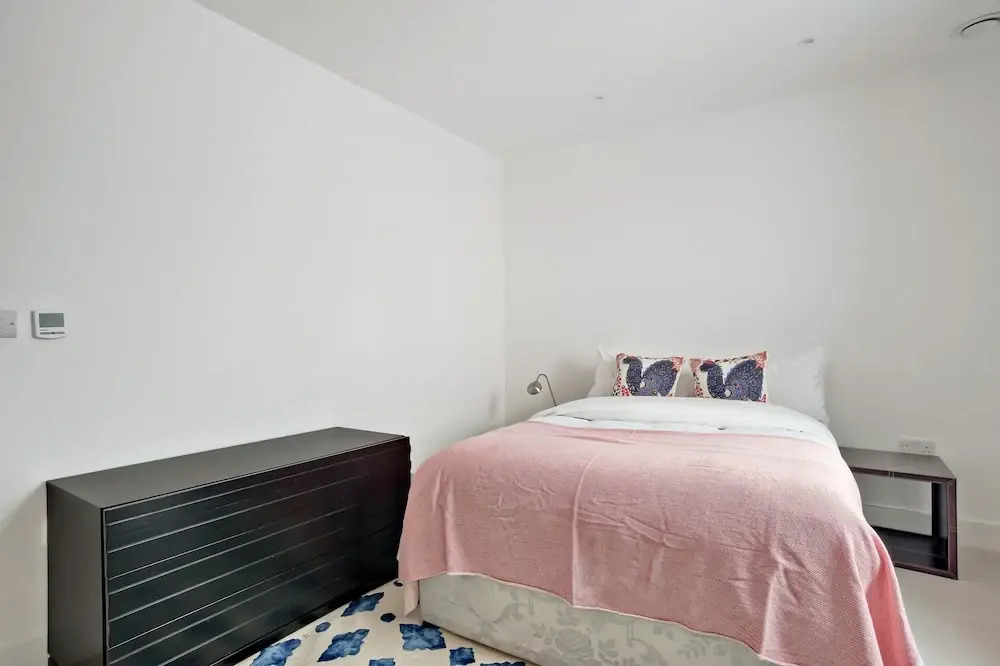 2 Bedroom Maida Vale Apartment With Patio