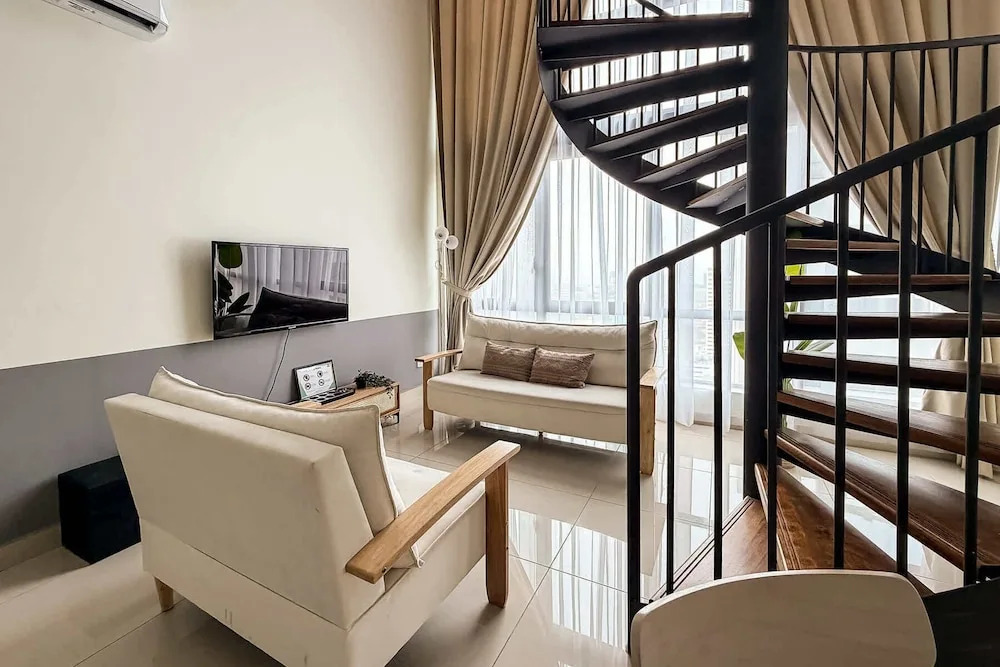 Stylish Duplex Loft Pool Near Jonker St Melaka
