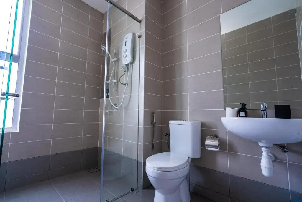 Cheerful 3-bedroom townhouse for 9 pax Kajang