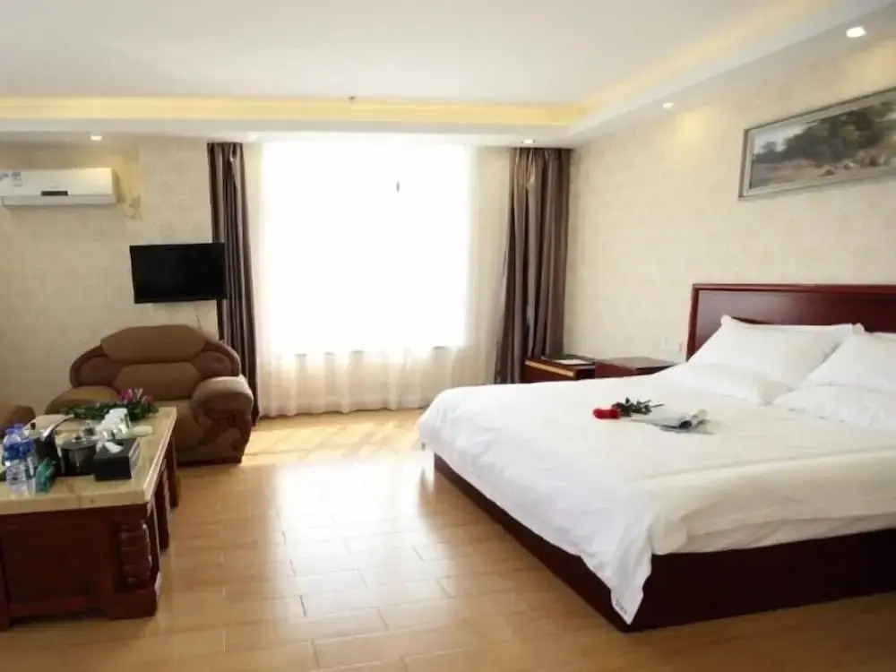 GreenTree Inn DanShui