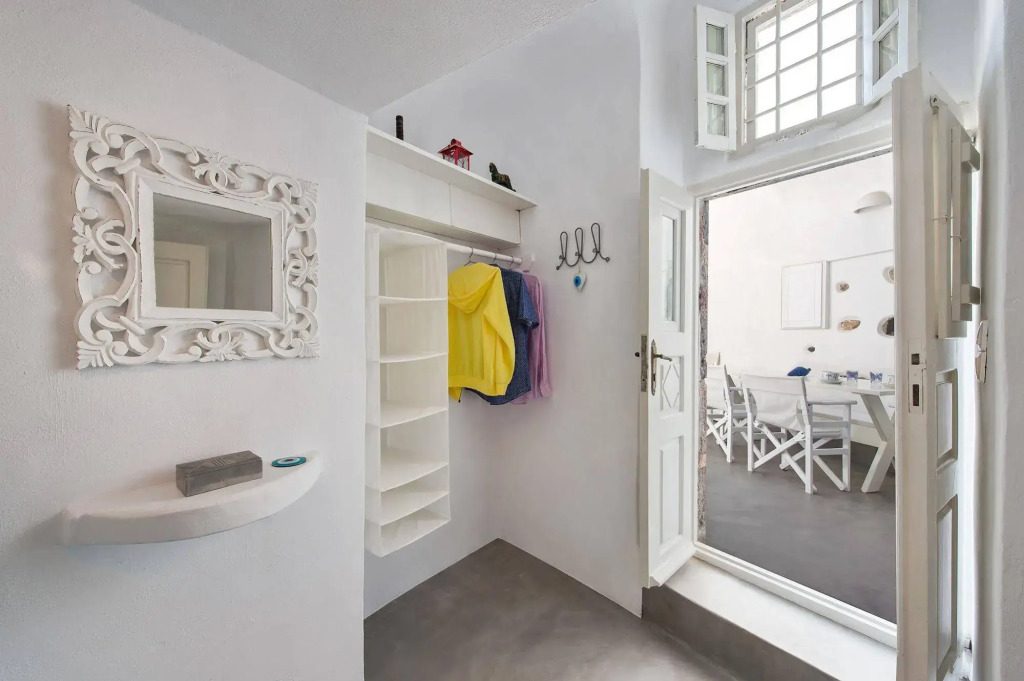 White Cave Private Villa