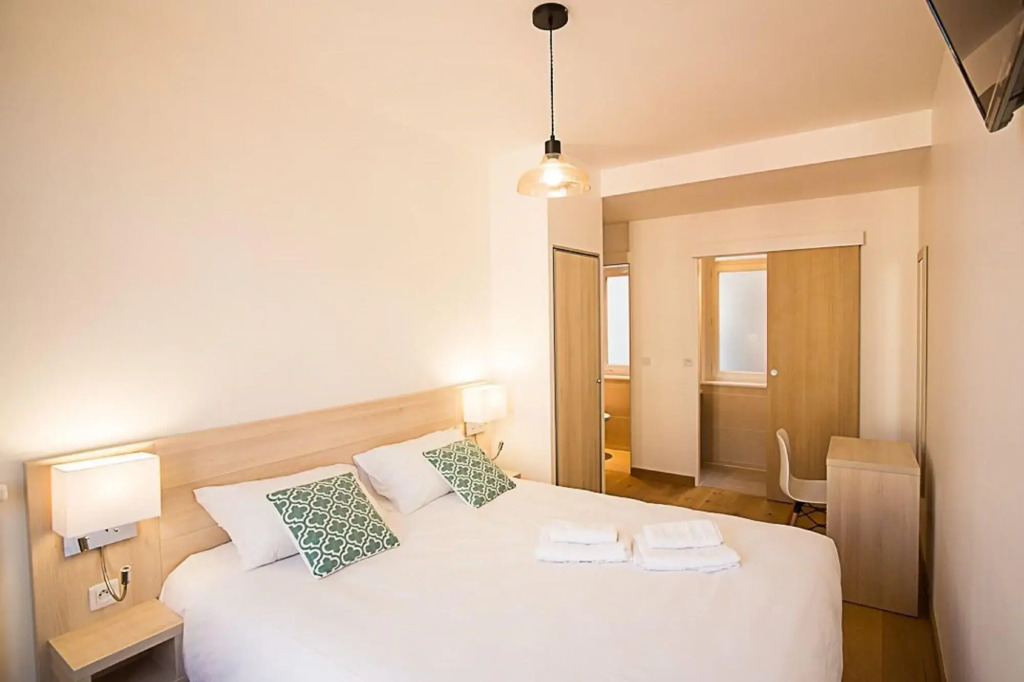 HOTEL AMBASSADEUR