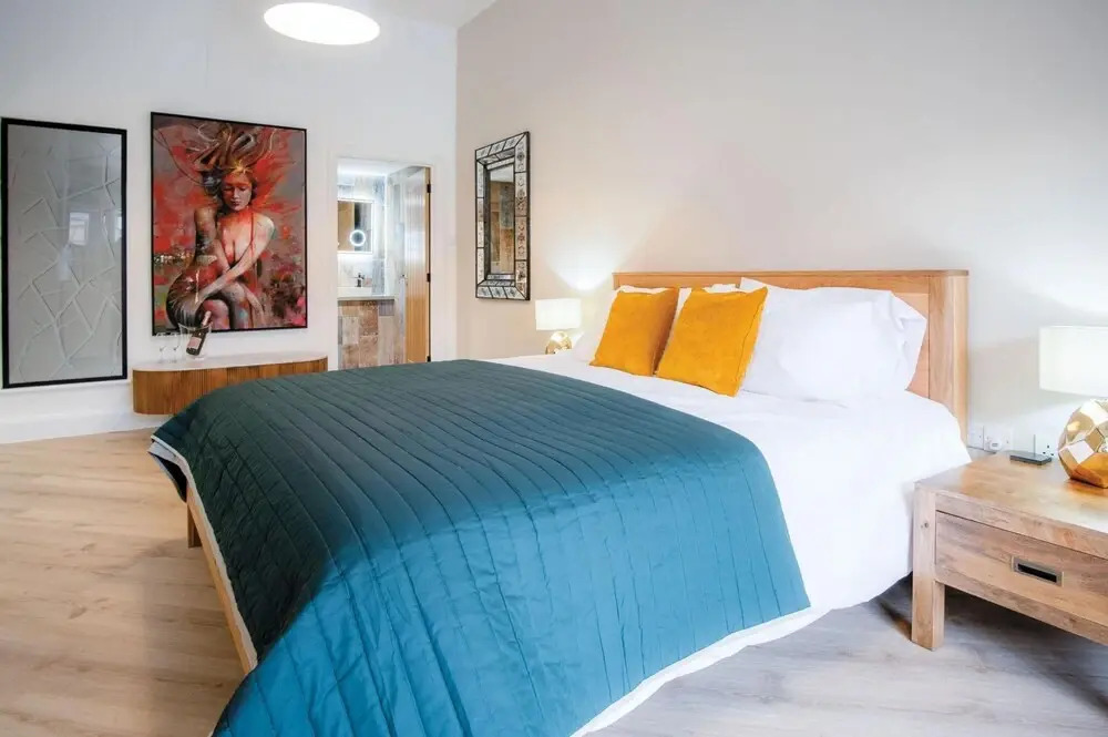 Suite 5 - Sleeping Giant Hotel - PEN Y CAE Inn