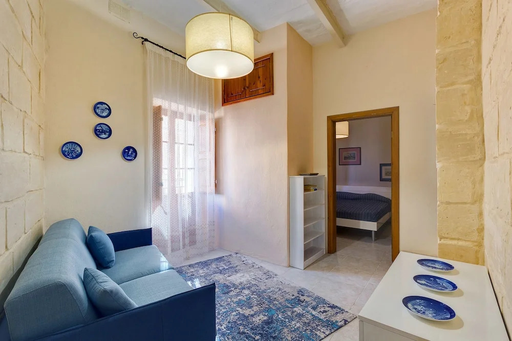 Traditional Maltese Townhouse, Roof Terrace and Views