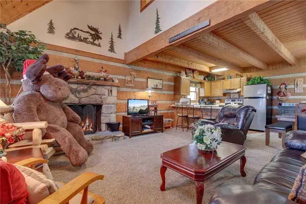 Moose Crossing - Three Bedroom Cabin