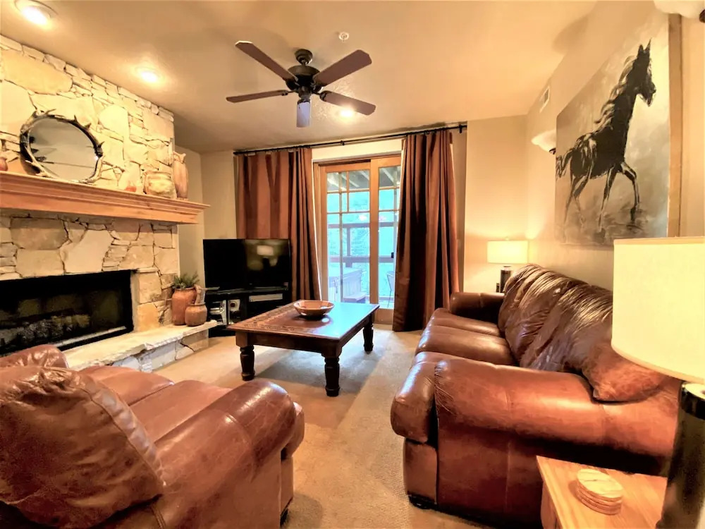 Town Pointe B203 3 Bedroom Condo by RedAwning