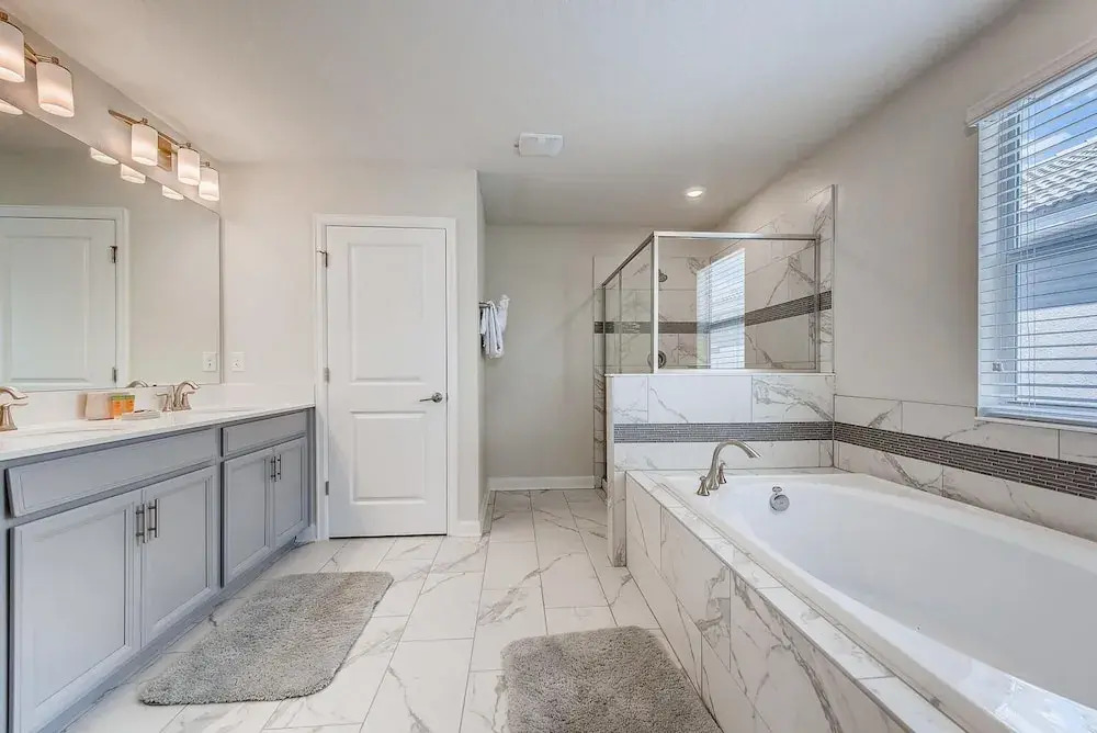 1596 MC - Enchanted 6BR Villa: Pool Magic for 14