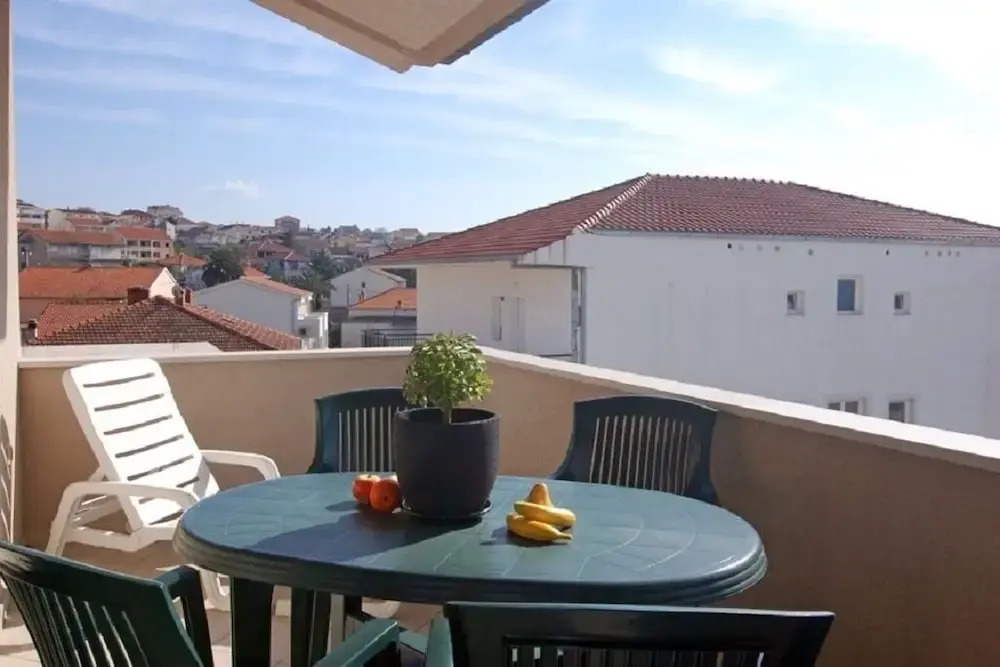 Central - 40m From the Beach - A3