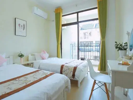 Linghai Xiaoshu Hotel