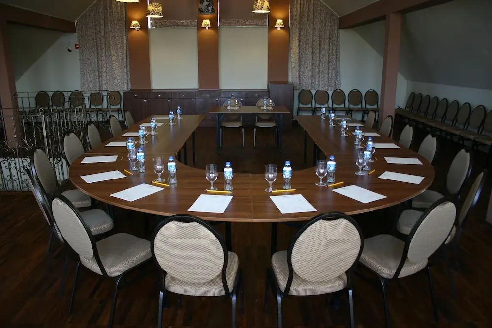 Villa Estera - Hotel & Restauracja