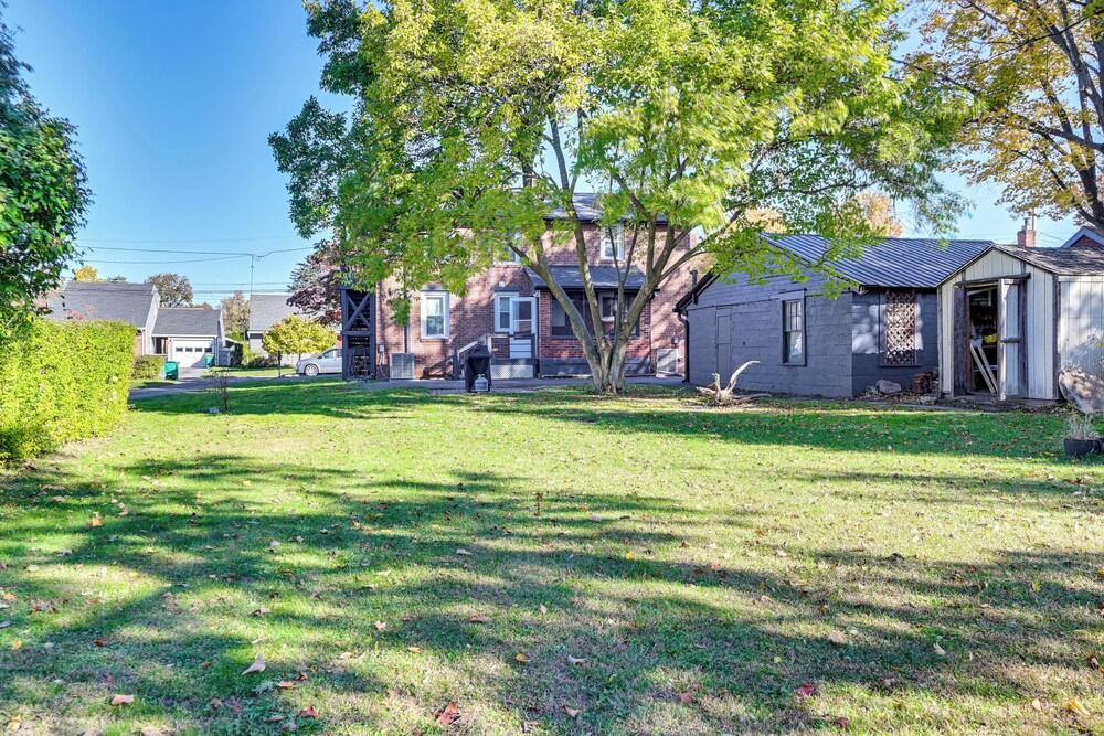 4 Mi to Waterfront: 2-unit Combo in Kingston!