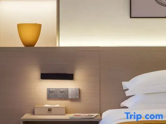 Huanxi Homestay (Xinyang High-Speed Railway Station)