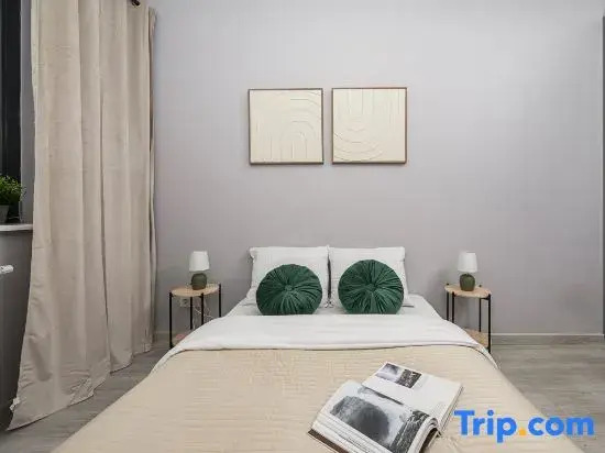 Lumina 3-room apartment near the train station
