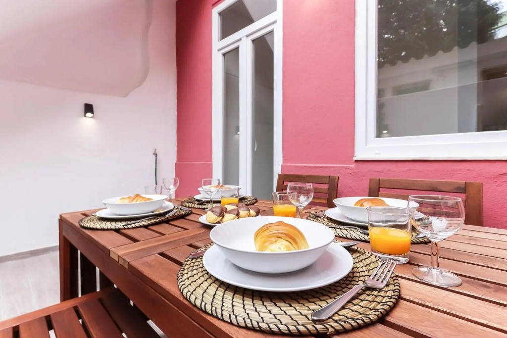 Vita Portucale ! Lisbon Design Apartment with Terrace