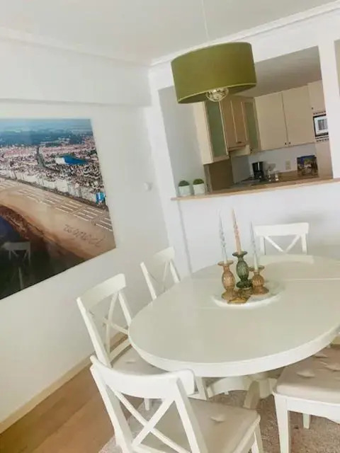 Westside Appartement met zicht op zee en het Rubensplein. Top Ligging!