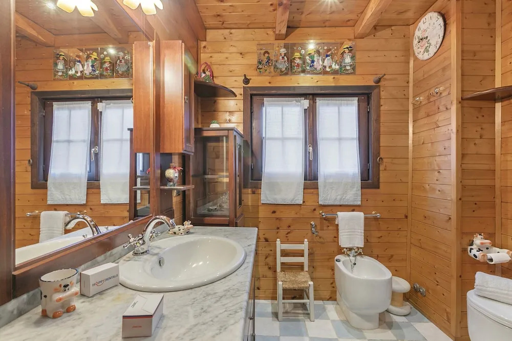 La Lanterna Swimming Pool Retreat