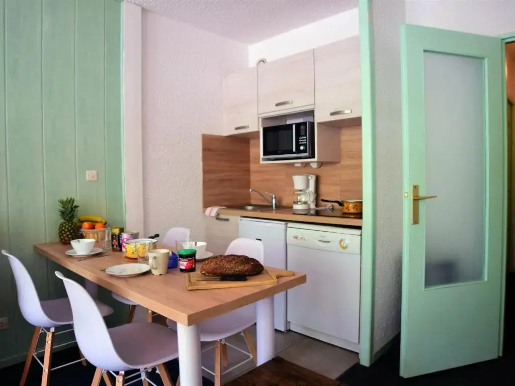 Appartement Les Deux Alpes, 1 pièce, 6 personnes - FR-1-516-19