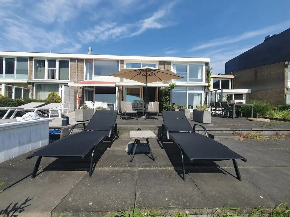 Cosy Holiday Home on Lake Veere