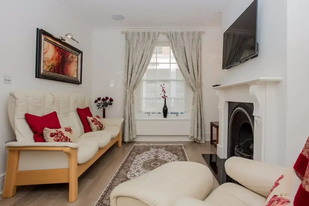 Stunning & Modern 3Bed House in Victoria