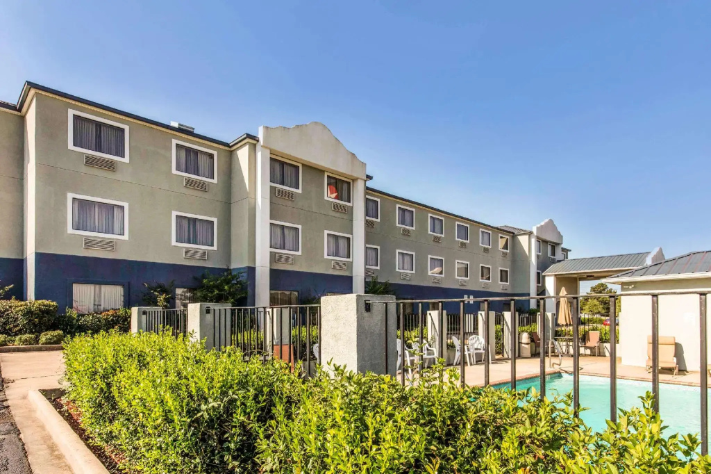 Quality Inn & Suites Pearl-Jackson