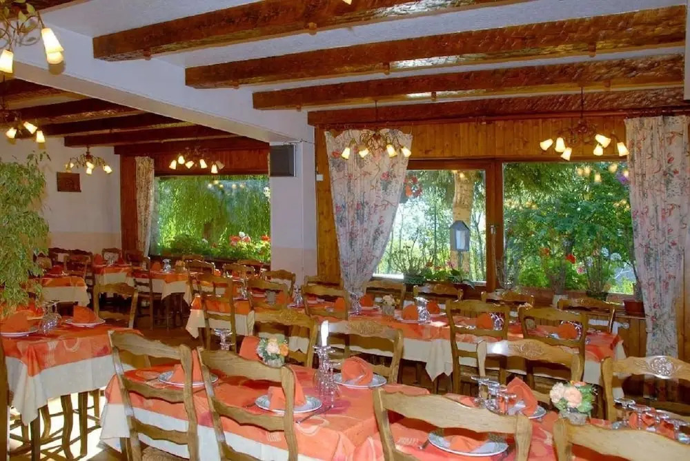 Hotel Restaurant Le Grillon
