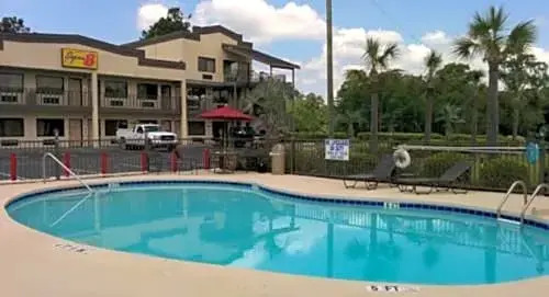 Super 8 Conway/ Myrtle Beach Area