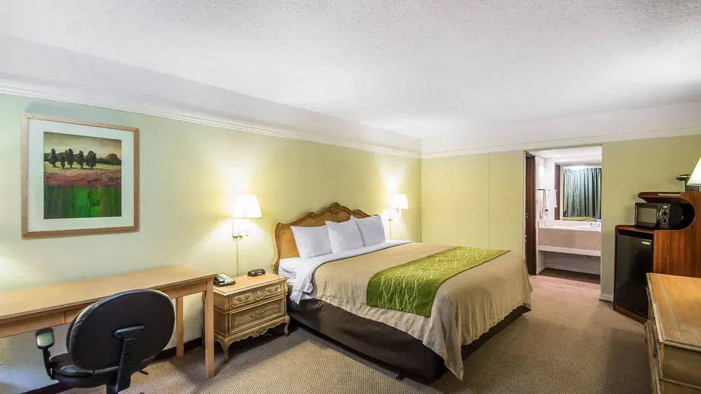 Comfort Inn Midwestern Square