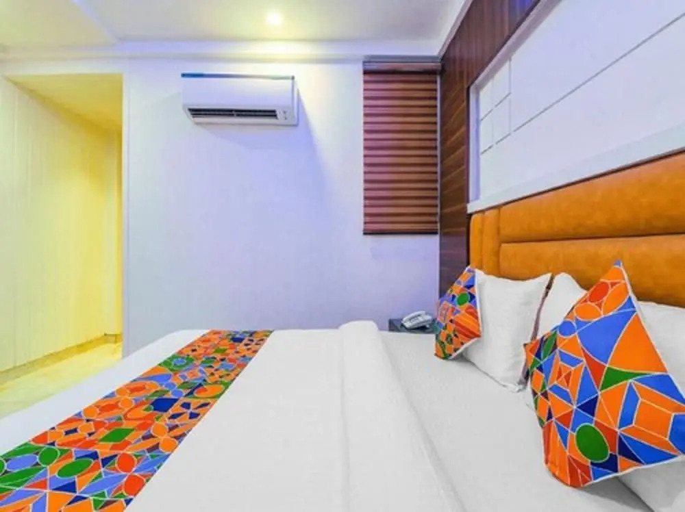 Airport Hotel J P Palace