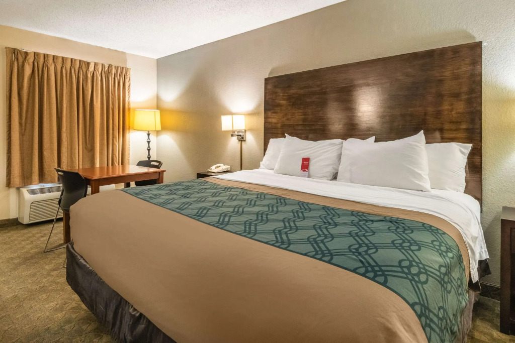 Econo Lodge Hillsboro I-35