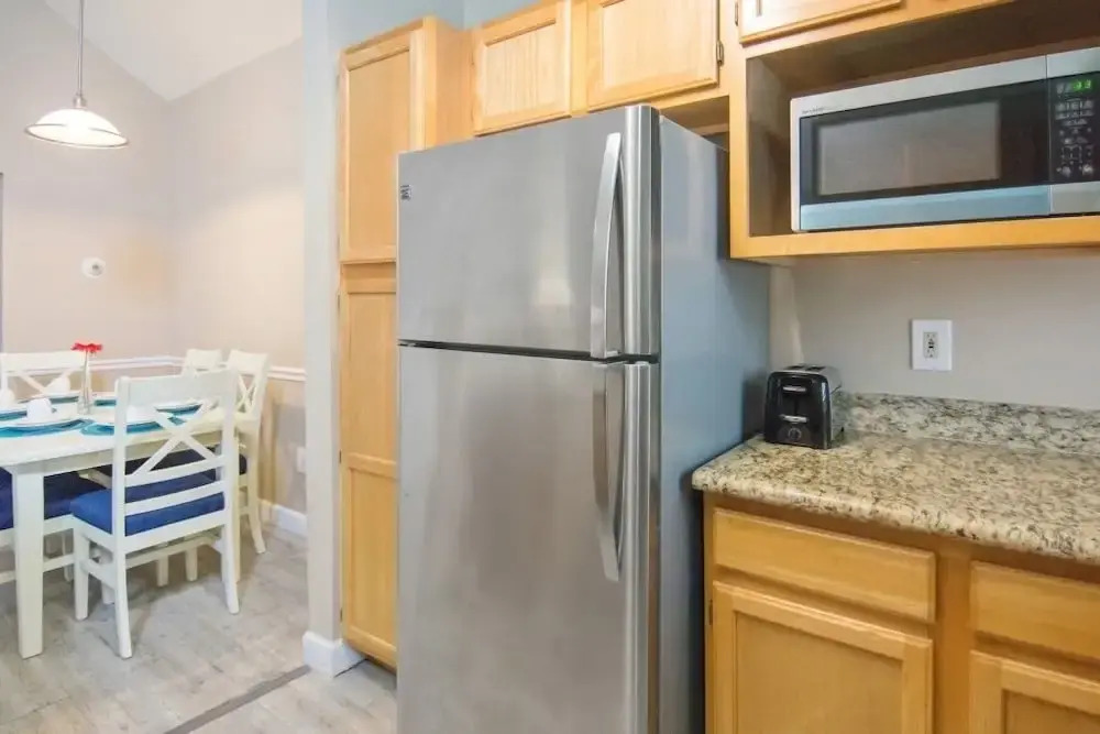 Runaway Beach Club 22202 - Two Bedroom Condo