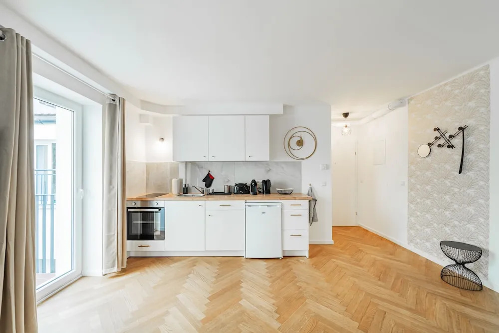 The 15s Apartments