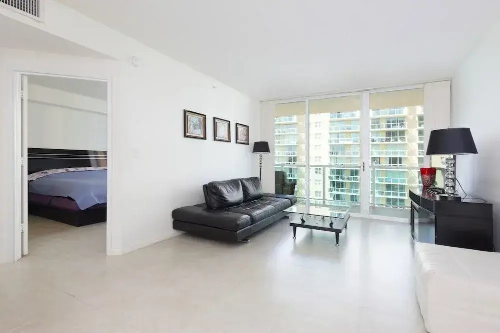 GlobeQuarters Miami