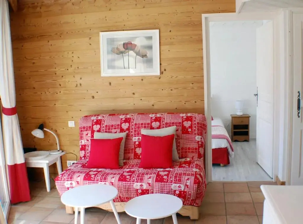 Les Roseaux du Lac - 7 appartements situés dans une résidence posée au bord du lac dAnnecy