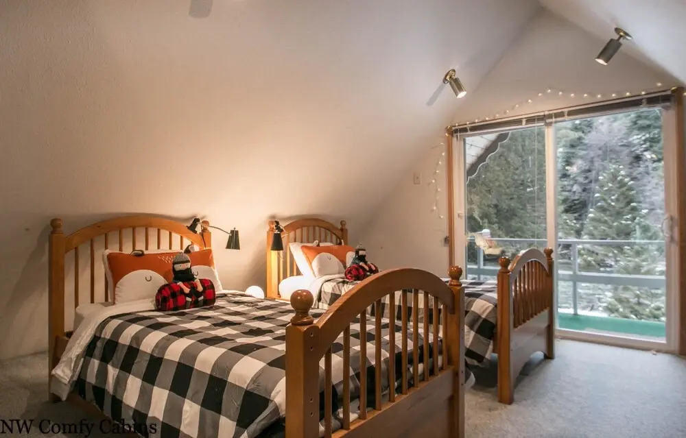 Chiwawa River Chalet Apartment 2 NW Comfy Cabins