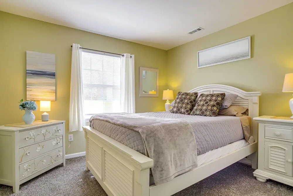3 Mi to Savannah Beach: Lewes Condo w/ Pool Access