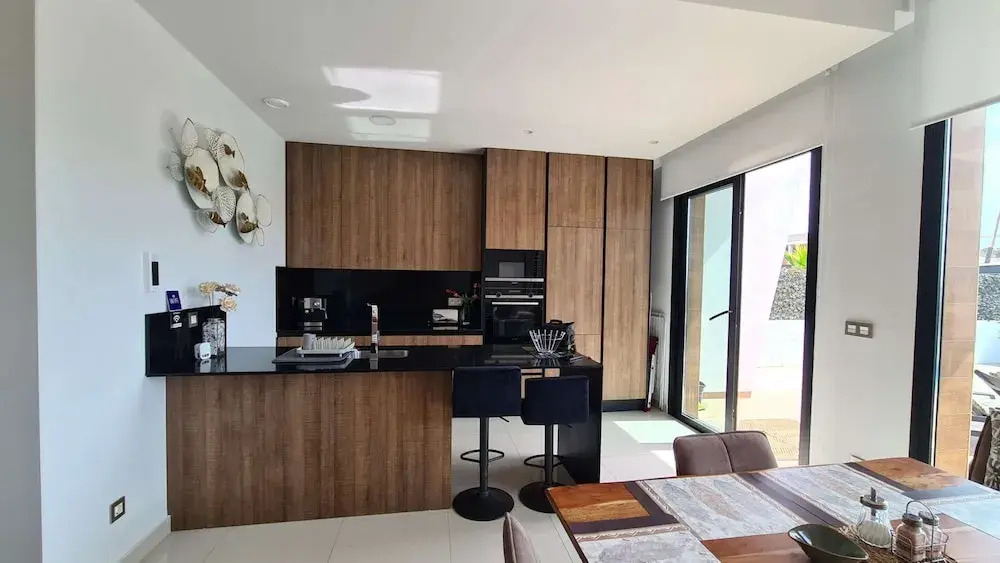 Luxury Villa for 6 Guests With Terrace
